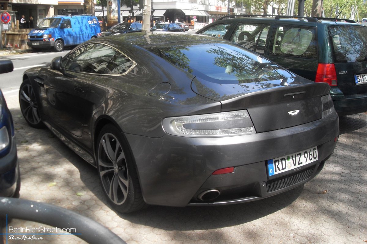 Aston Martin V12 Vantage spotted in Berlin — BerlinRichStreets